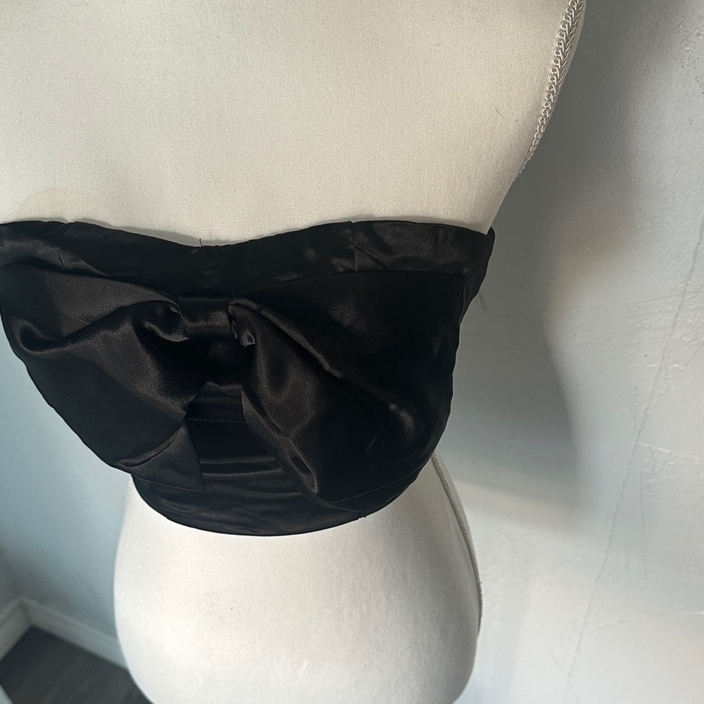 Nasty Gal Black Satin Crop Top - Picture 6 of 14